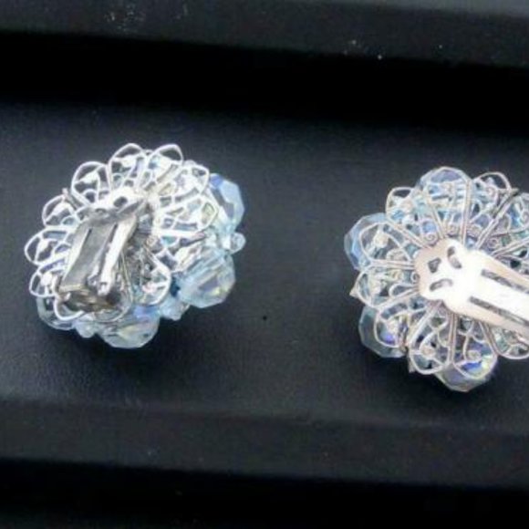 Vintage Aurora Borealis clip Earrings blue sheen - Picture 2 of 2